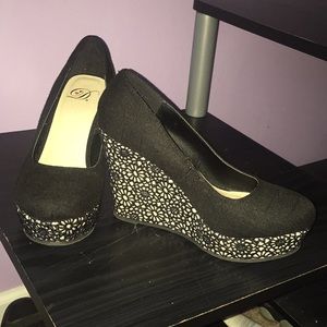 Black wedged heels